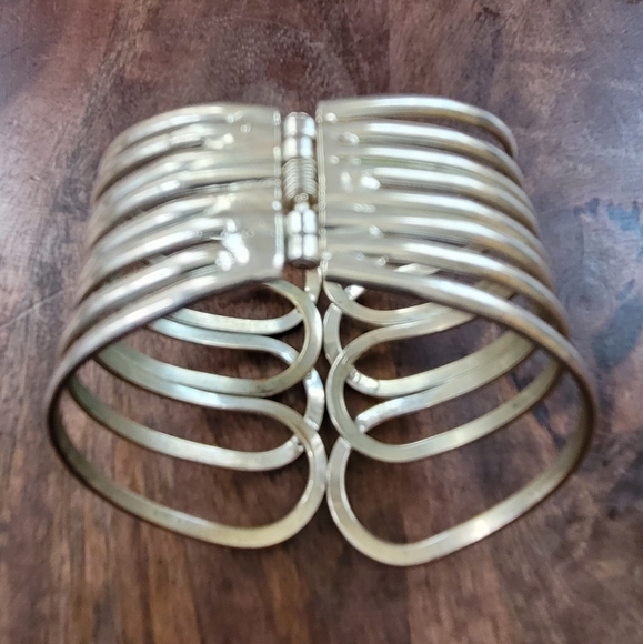 SILVER HINGED CUFF - BRACELET - Picture 4 of 5